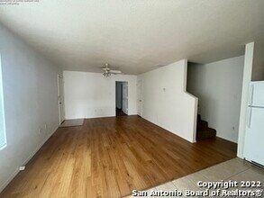 11247 Terra Loop Rd in San Antonio, TX - Foto de edificio - Building Photo