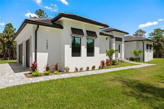 1587 Golden Gate Blvd W in Naples, FL - Building Photo - Building Photo