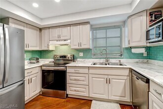 53 High Point Cir W in Naples, FL - Building Photo - Building Photo