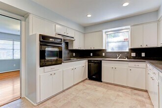 5734 Spellman Rd in Houston, TX - Building Photo - Building Photo
