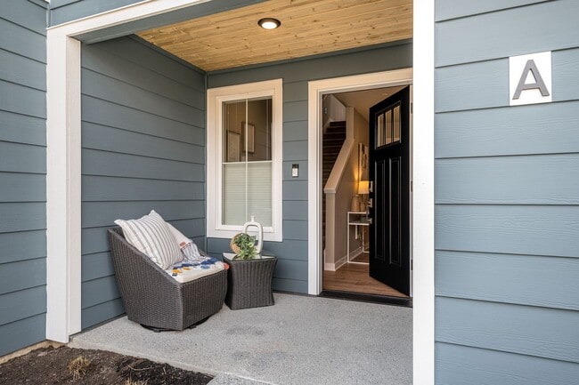 8109 229th Pl SW in Edmonds, WA - Building Photo - Building Photo