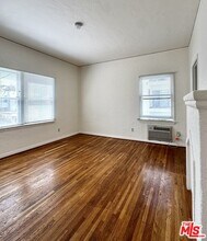 121 N Swall Dr in Beverly Hills, CA - Building Photo - Building Photo