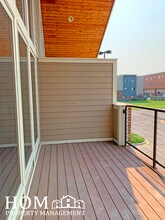 261 Bunting Ln, Unit A in Mankato, MN - Foto de edificio - Building Photo