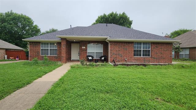 property at 2207 Woodcrest Dr