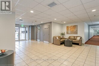 391 Plains Rd E in Burlington, ON - Building Photo - Building Photo