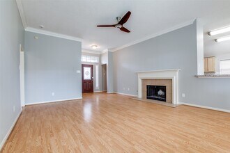 9331 Rodgers Rd in Houston, TX - Building Photo - Building Photo