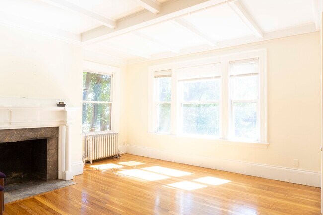 1789 Commonwealth Ave, Unit 1 in Boston, MA - Building Photo - Building Photo