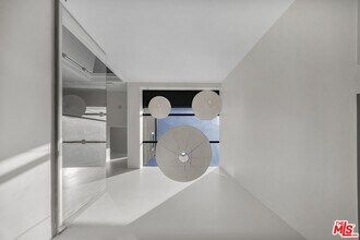 141 Hollister Ave in Santa Monica, CA - Building Photo - Building Photo