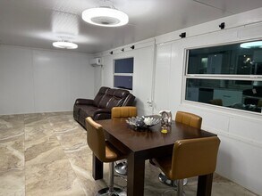 1077 Fernlea Dr in West Palm Beach, FL - Building Photo - Building Photo