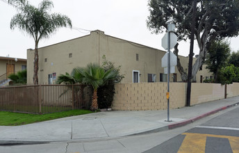 5250-5252 Elizabeth St in Cudahy, CA - Building Photo - Building Photo