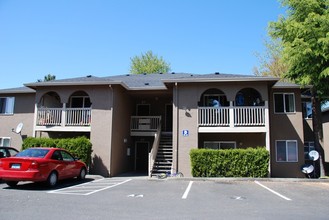 West Main At The Park in Hillsboro, OR - Building Photo - Building Photo