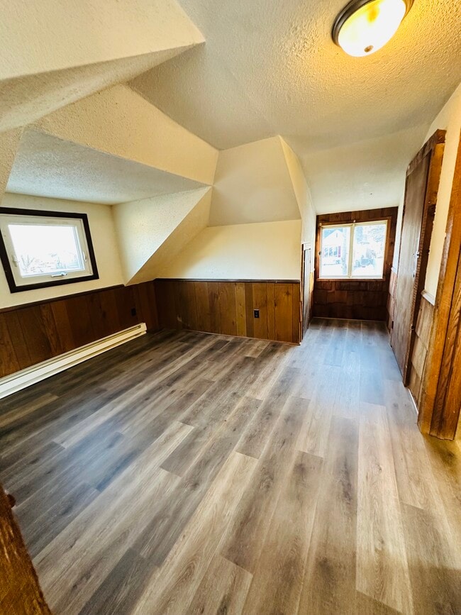 1995 Cottage Ave E in St. Paul, MN - Building Photo - Building Photo