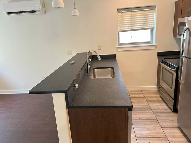 719 N Oakland Ave, Unit 719 Oakland