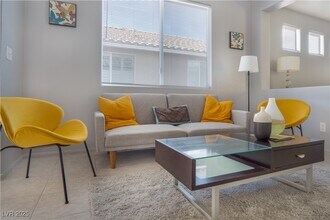 2401 Predera Ave in Henderson, NV - Building Photo - Building Photo