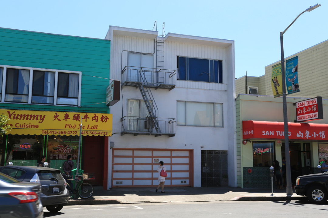 1023 Irving St in San Francisco, CA - Building Photo