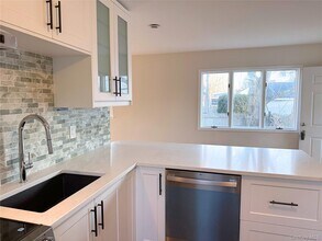 77 Magnolia Dr in Selden, NY - Building Photo - Building Photo