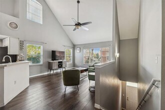 10462 White Lake Ct in Tampa, FL - Building Photo - Building Photo