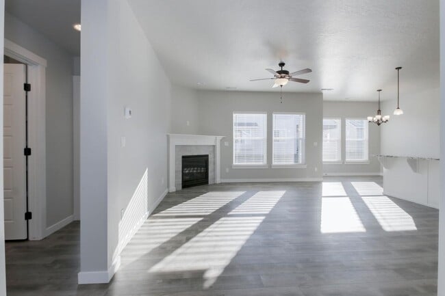 8275 E Stone Valley St in Nampa, ID - Building Photo - Building Photo