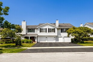7922 Knottingham Cir in Darien, IL - Building Photo