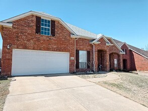 4843 Crown Dr in Grand Prairie, TX - Building Photo - Building Photo