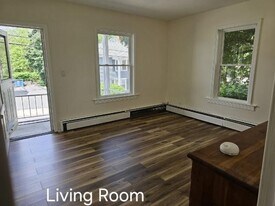 37 Richelieu St in Woonsocket, RI - Building Photo