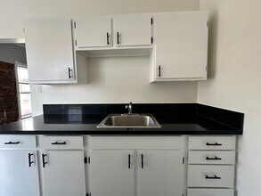 1725 N Edgemont St in Los Angeles, CA - Building Photo - Building Photo