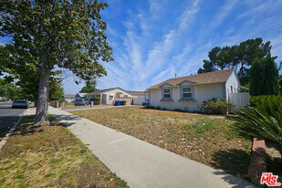 15106 San Jose St in Los Angeles, CA - Building Photo