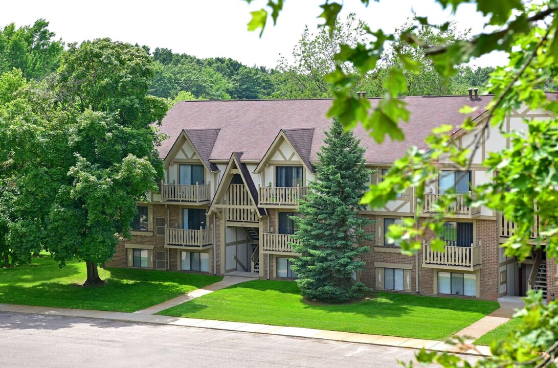 Sycamore Creek Apartments in Lake Orion, MI - Foto de edificio