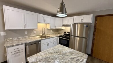 2752 Humboldt Rd in Green Bay, WI - Building Photo - Building Photo