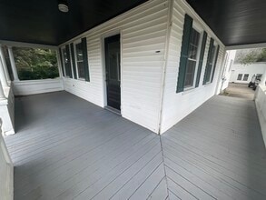 2 Kittredge Sq in Newmarket, NH - Building Photo - Building Photo