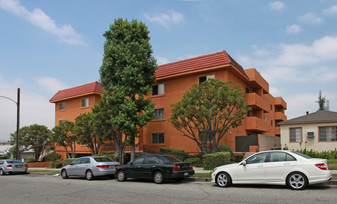 Cedar Deluxes Apartments