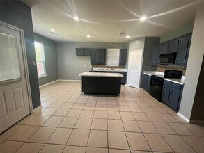 609 Crownpoint Ln in Arlington, TX - Building Photo - Building Photo