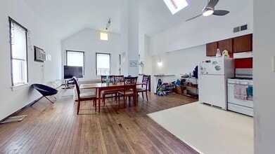 2455 N Seminary Ave, Unit 3 in Chicago, IL - Building Photo - Building Photo