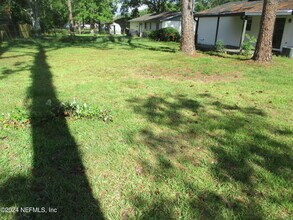 305 Old Jennings Rd in Orange Park, FL - Building Photo - Building Photo
