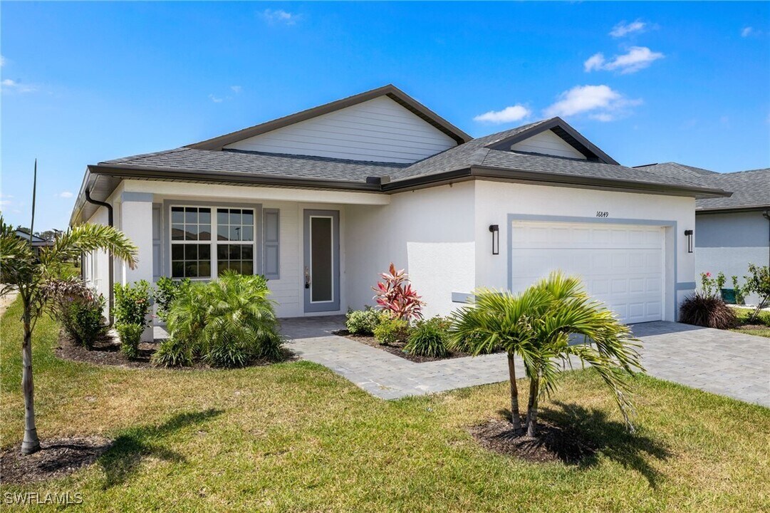 16849 Castoro Dr in Port Charlotte, FL - Building Photo