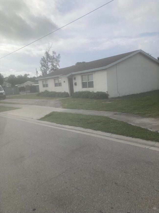 property at 5713 Candlewood St