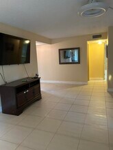 5701 Camino Del Sol in Boca Raton, FL - Building Photo - Building Photo