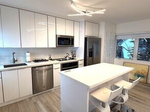 1610 Euclid Ave in Miami Beach, FL - Building Photo - Building Photo