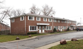 1000-1006 N Boxwood Dr in Mount Prospect, IL - Building Photo