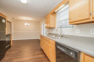 1211 Azure Way in Murfreesboro, TN - Foto de edificio - Building Photo