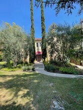 1540 N Lake Ave, Unit 1540 in Pasadena, CA - Building Photo - Building Photo
