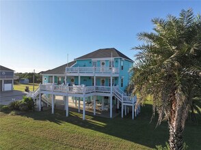 854 Helen Blvd in Port Bolivar, TX - Building Photo - Building Photo