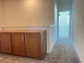 5301 E Commerce Way in Sacramento, CA - Building Photo - Building Photo