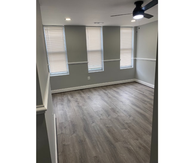 210 N Mount St in Baltimore, MD - Building Photo - Building Photo