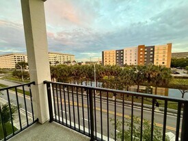 8001 NW 41st St, Unit F-305 in Doral, FL - Building Photo