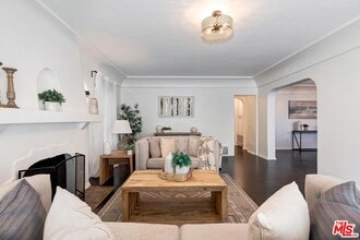 373 S Crescent Heights Blvd in Los Angeles, CA - Building Photo - Building Photo