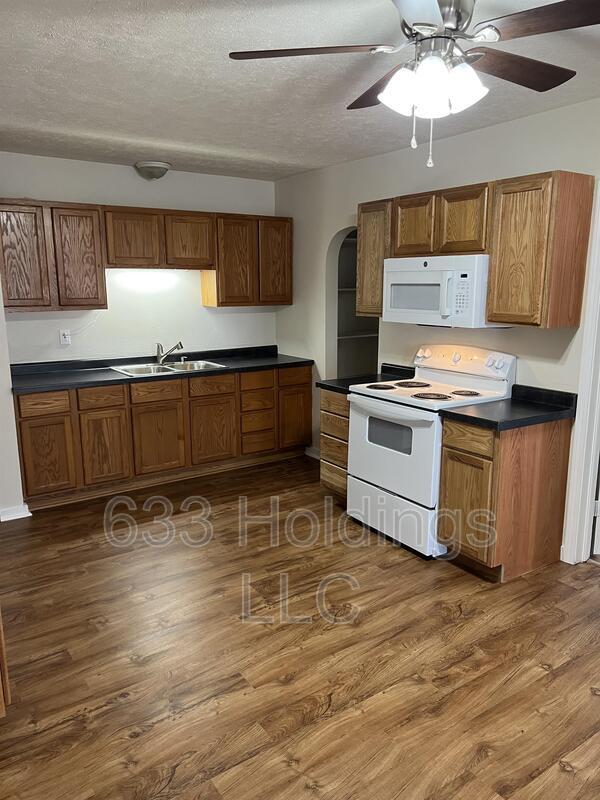 property at 104 N Niles St