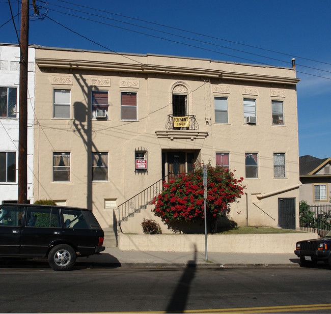 1047 Hyperion Ave in Los Angeles, CA - Building Photo - Building Photo