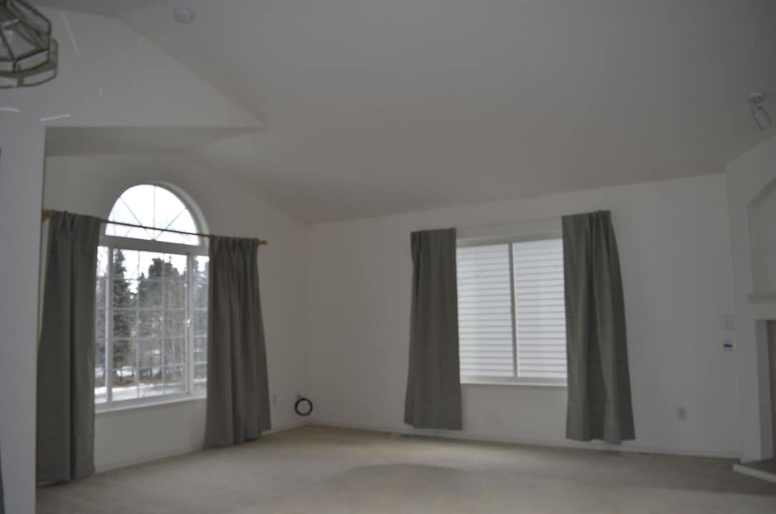 2924 Red Currant Cir in Anchorage, AK - Building Photo
