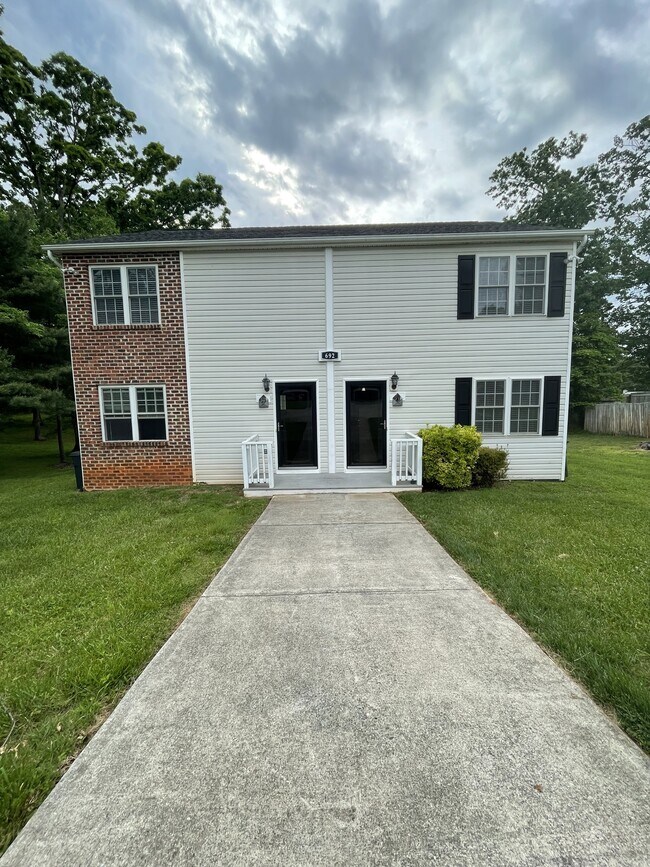 property at 692 Leesville Rd